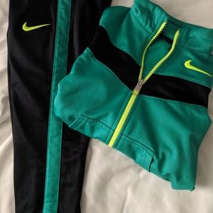 Boys Nike warm up